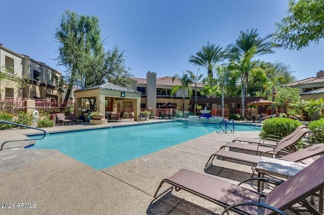 Building Photo - 11375 E Sahuaro Dr