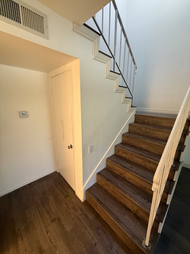 Building Photo - 1669 Tiburon Ct