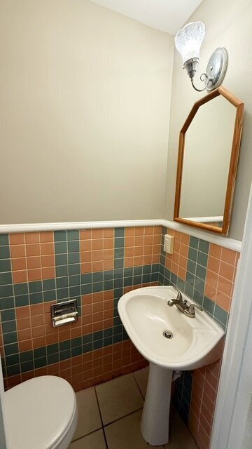 Building Photo - EAST - 3 BEDROOM/1.5 BATH RANCH HOME AVAILABLE NOW!