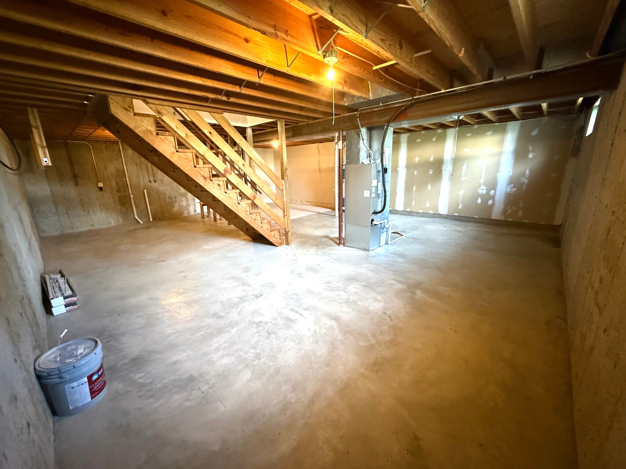 Building Photo - 608 Linda Ln