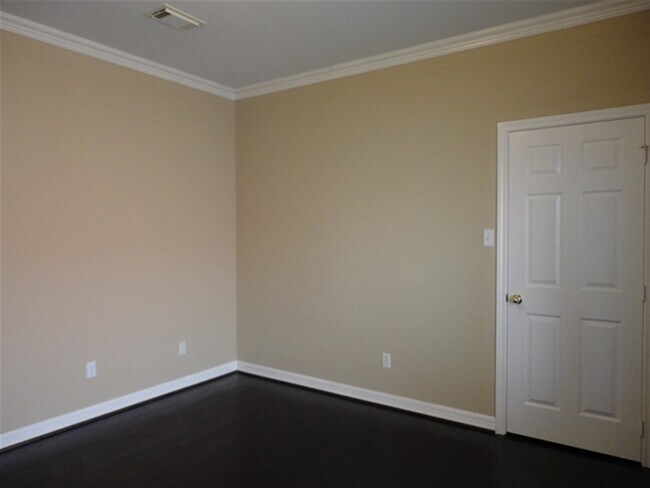 Building Photo - 7722 Heron Lakes Dr