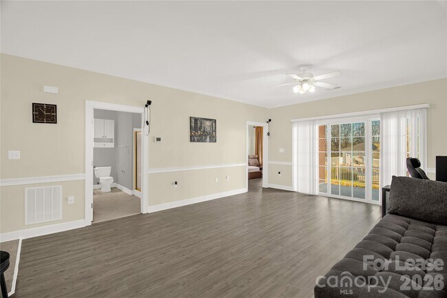 Building Photo - 9047 Meadow Vista Rd