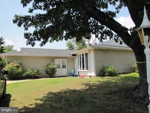 Building Photo - 436 Suffolk Dr