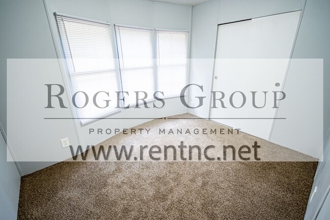 Building Photo - 136 Ross Ave
