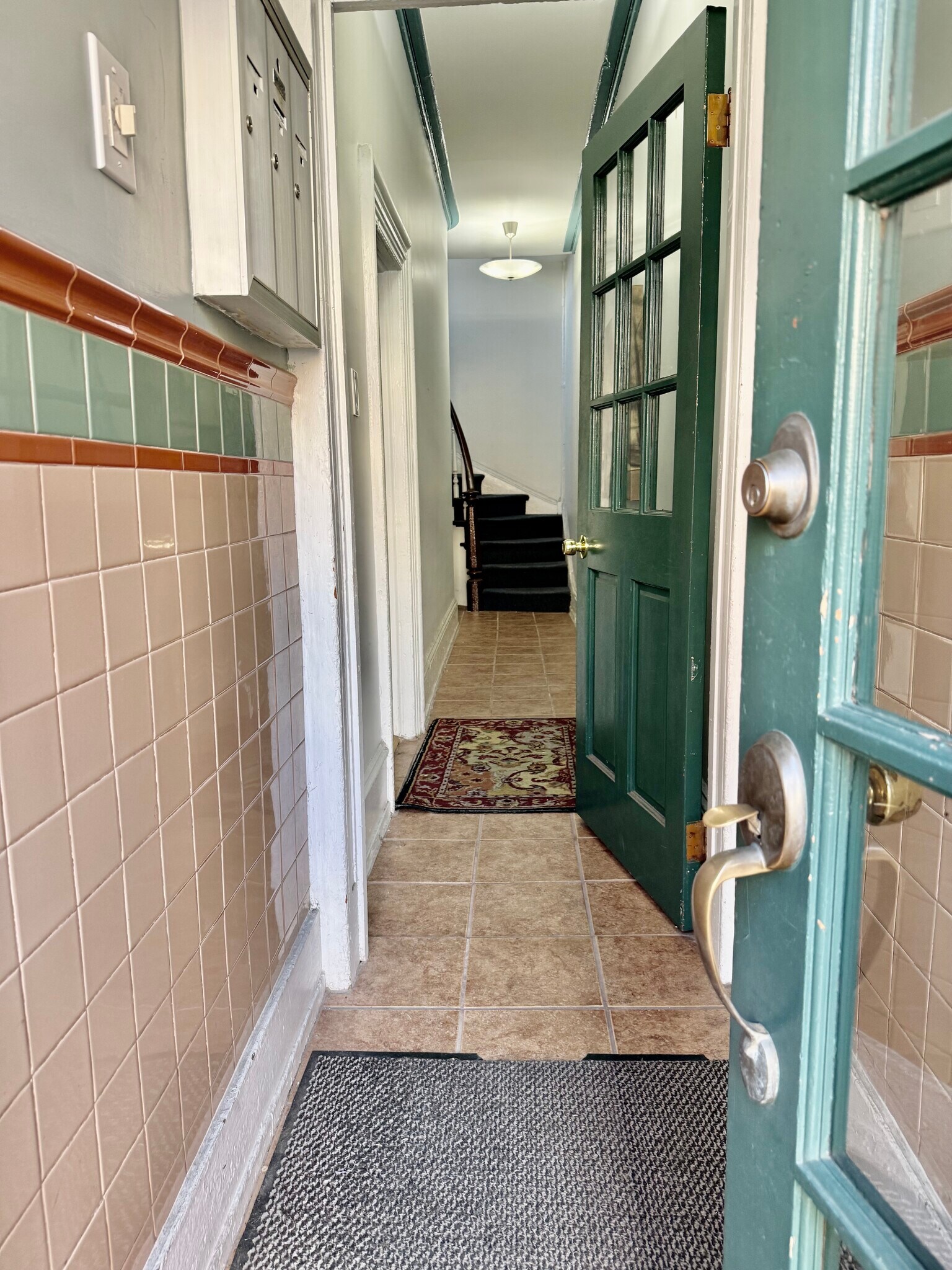 Building Photo - 302 Dickinson St