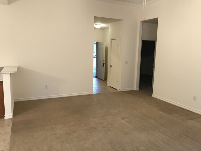 Building Photo - Duplex