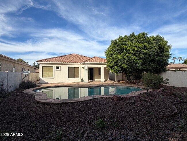 Building Photo - 231 E Krista Way