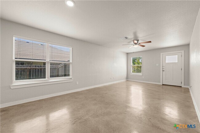 Building Photo - 1415 Shoshoni Trail