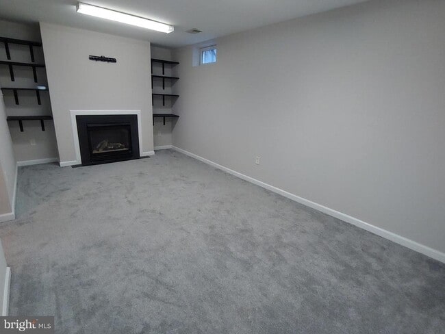 Building Photo - 2660 Cedar Elm Dr