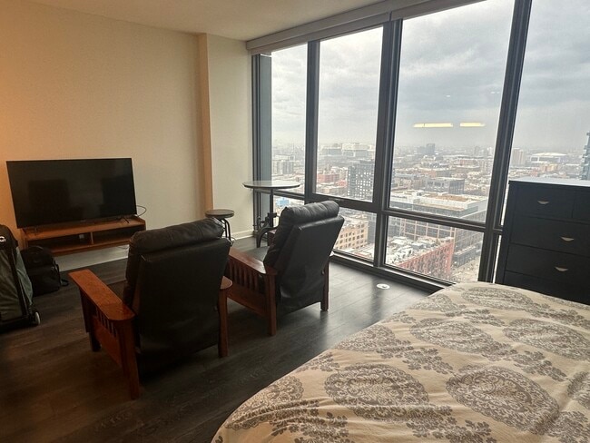 Building Photo - 164 N Peoria St