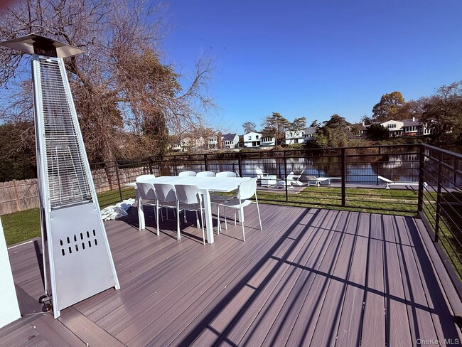 Building Photo - 640 Derby Ave