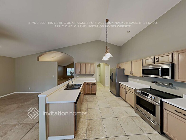 Building Photo - 9651 Vía Emilie