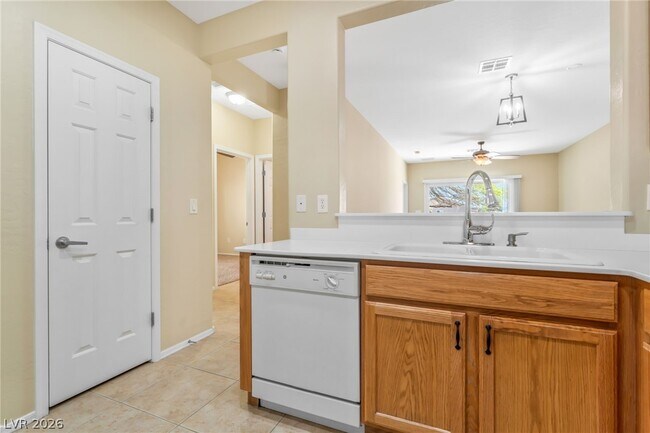 Building Photo - 7632 Fruit Dove St