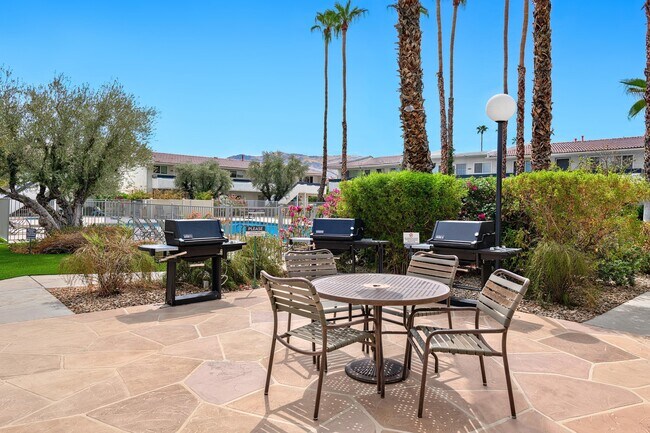 Building Photo - 1950 S Palm Canyon Dr