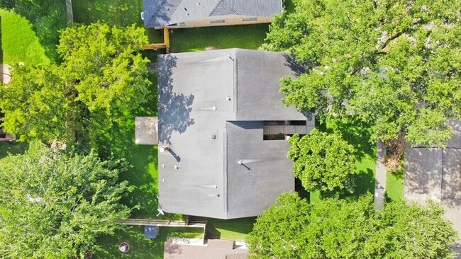 Building Photo - 745 Otter Creek Dr