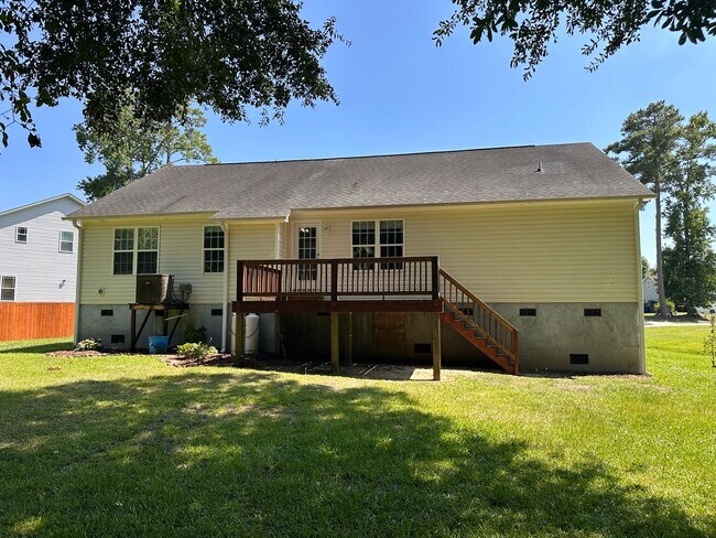 Building Photo - 102 Brookhaven Dr