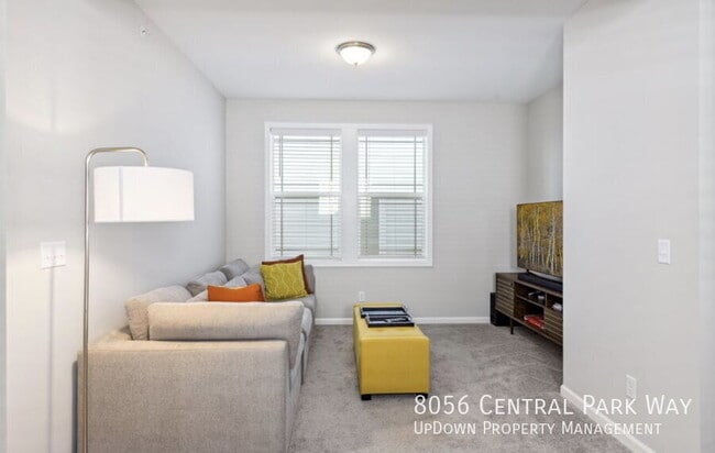Building Photo - 8056 Central Park Way