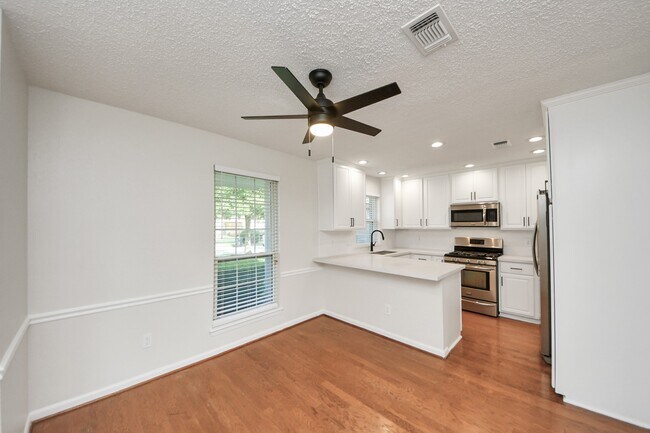 Building Photo - 2506 Lively Ln