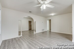 Building Photo - 811 Cottonwood Ave