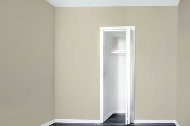 Building Photo - 2137 Mifflin St