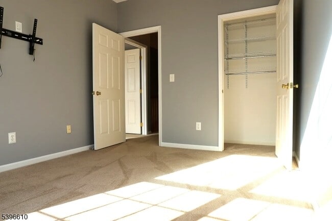 Building Photo - 5 Liberty Way