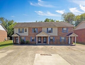 Building Photo - 108-3 Hickory Trace