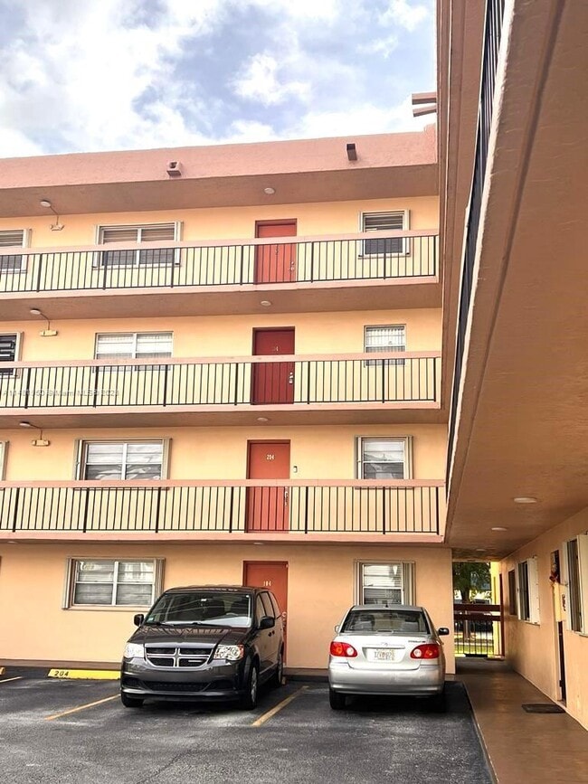 Building Photo - 401 NW 72nd Ave