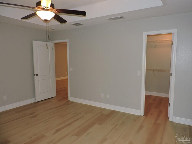 Building Photo - 644 Edith Ln