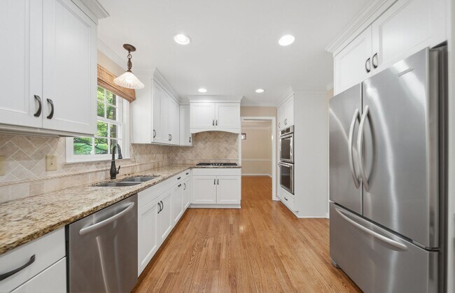 Building Photo - Beautifully Crafted 4BR Home with Sunroom, Office & Prime Location Near Downtown Hickory!