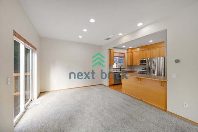 Building Photo - Spacious 4-Bed Retreat in Lynnwood with 3.5 Baths and 2,224 Sq. Ft. of Comfort!
