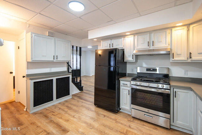 Building Photo - 364 Altamont Ave