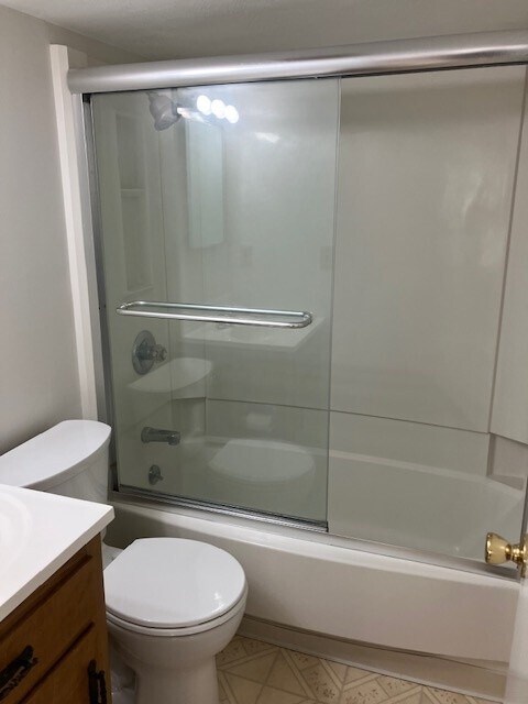 Bathroom - 42 Silver St