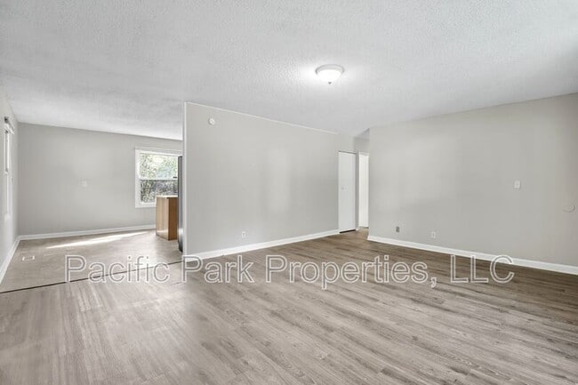 Building Photo - 3639 Richelieu Rd