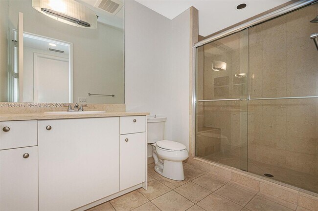 Building Photo - 20000 E Country Club Dr