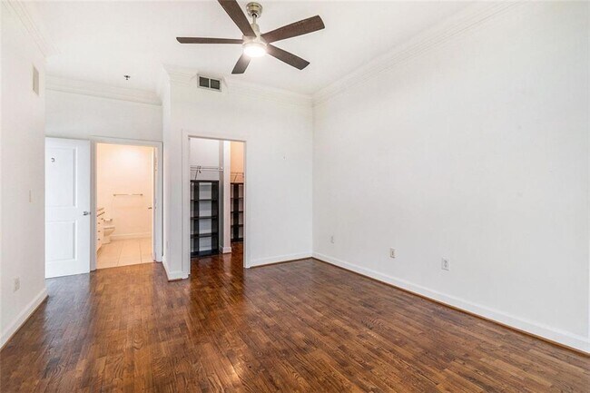Building Photo - 2626 Peachtree Rd NW