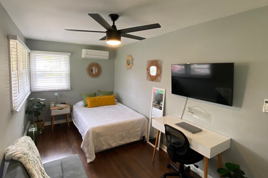Second bedroom - 3300 Decker Pl