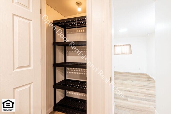 Building Photo - 209 1/2 S. Ijams St.