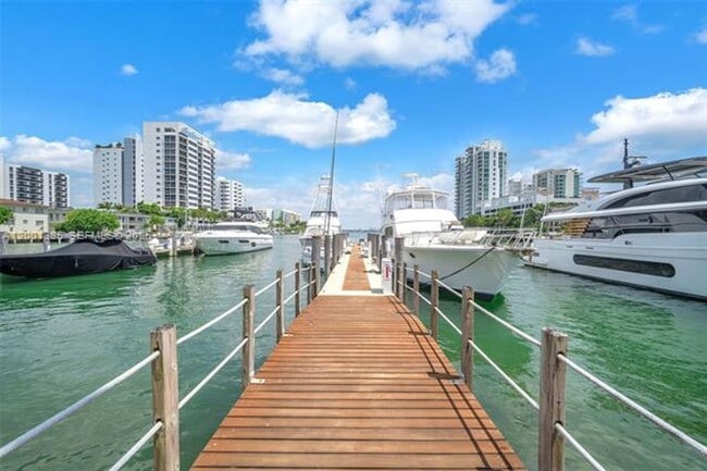 Building Photo - 7900 Harbor Island Dr