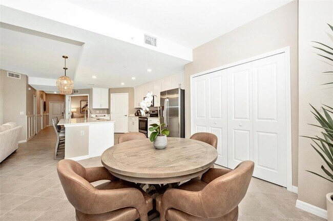 Building Photo - 12470 Wellen Golf St