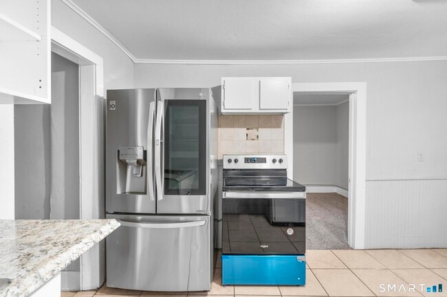 Building Photo - 19 Woodbridge Ave