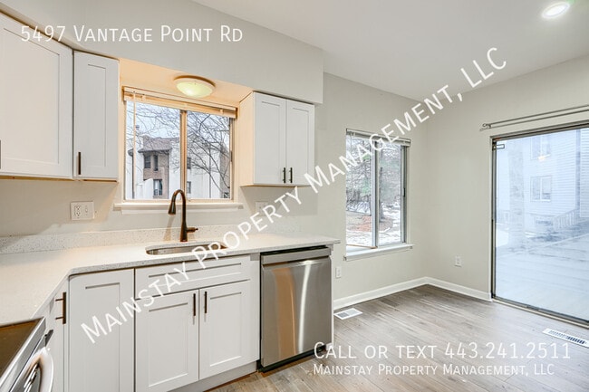 Building Photo - 5497 Vantage Point Rd