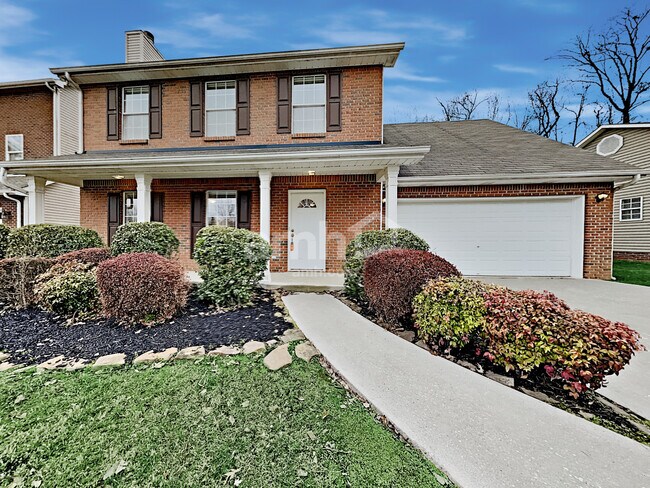 Primary Photo - 815 Dowry Lane