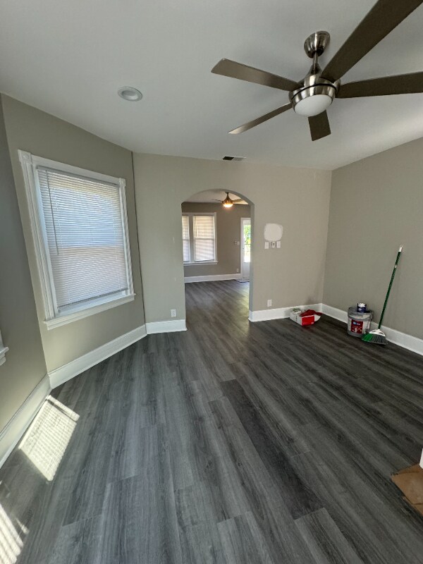 Building Photo - 107 Jansen Ave