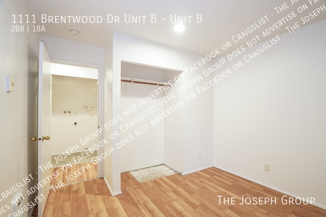 Building Photo - 1111 Brentwood Dr