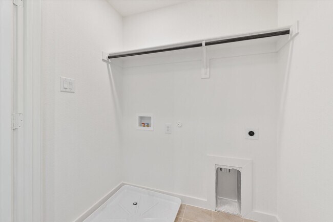 Building Photo - 1209 Chestnut Ct