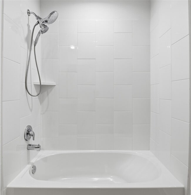 Building Photo - 3022 La Latina Dr