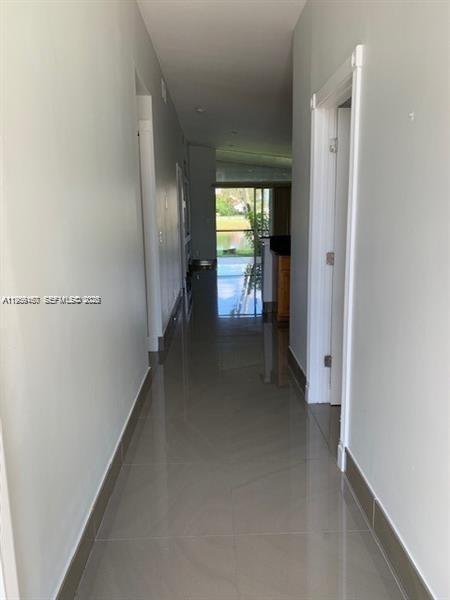 Building Photo - 504 Woodgate Cir