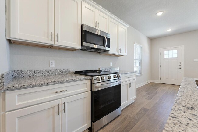 Building Photo - 7126 Magnolia Pass