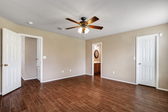 Building Photo - ***APPLICATION CURRENTLY UNDER REVIEW***Mo...