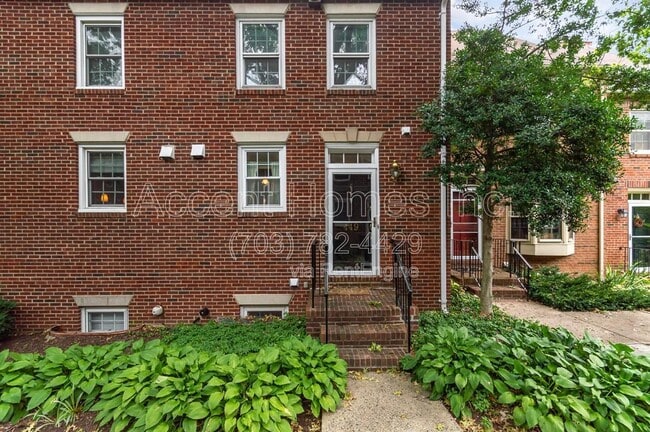 Building Photo - 449 Old Town Ct